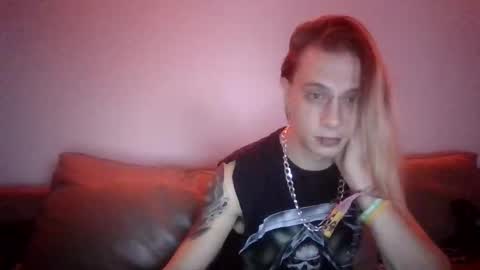 Snapshot of altboy010 chatting on September 10, 10:52 pm altboy010 online show from September 10, 10:52 pm