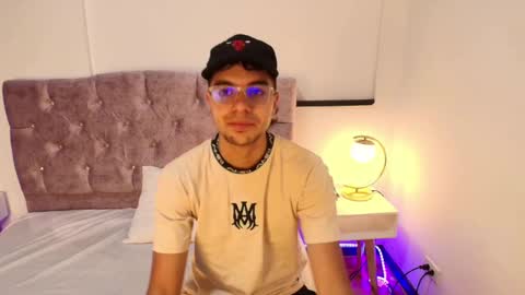 Amadeo Wild online show from January 12, 11:50 am