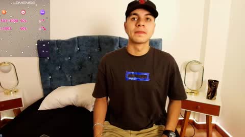 Amadeo Wild online show from December 5, 3:06 pm