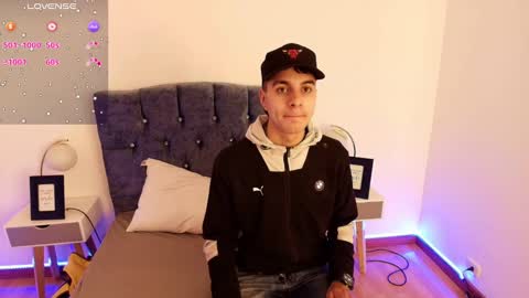 Amadeo Wild online show from December 4, 1:53 pm