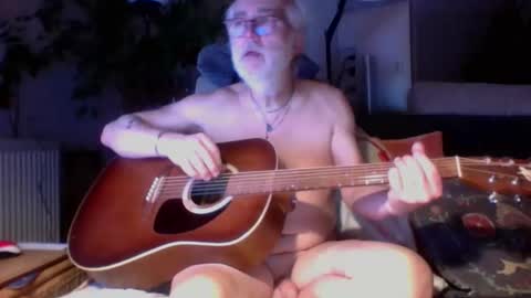 Amberr11 online show from December 17, 12:40 am