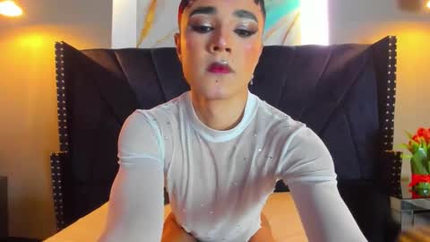 AMELIA online show from December 17, 5:36 am