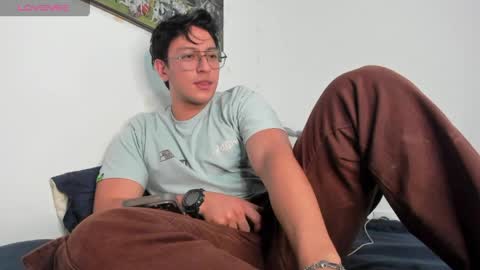 amon__ashford online show from April 11, 3:35 am