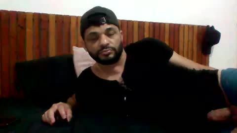 Snapshot of andreloko123 chatting on January 17, 2:18 am andreloko123 online show from January 17, 2:18 am