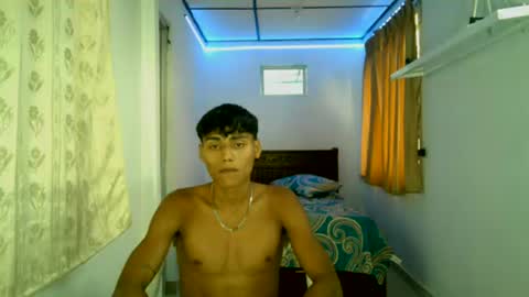 andres_bigcock23 online show from July 25, 10:39 pm