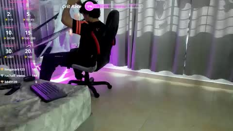 Snapshot of andres_cream chatting on October 23, 12:30 pm andres_cream online show from October 23, 12:30 pm