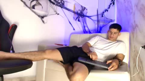 andres_stud online show from October 29, 5:21 am