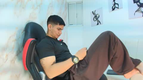 ANDRES  online show from December 3, 5:02 am