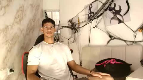 Snapshot of andres_stud777 chatting on October 24, 1:02 pm ANDRES  online show from October 24, 1:02 pm