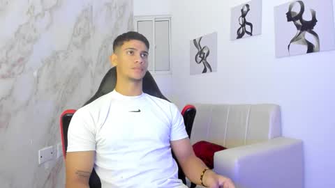 Snapshot of andres_stud777 chatting on October 5, 7:01 am ANDRES  online show from October 5, 7:01 am