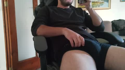 Snapshot of andreudickhard91 chatting on December 5, 8:00 am Andreu online show from December 5, 8:00 am