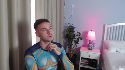 Snapshot of andrew2305 chatting on October 12, 9:14 am Justin Andrew online show from October 12, 9:14 am