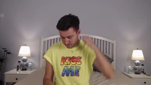 Snapshot of andrew2305 chatting on September 13, 9:10 am Justin Andrew online show from September 13, 9:10 am