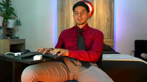 Andrew online show from April 19, 7:19 am