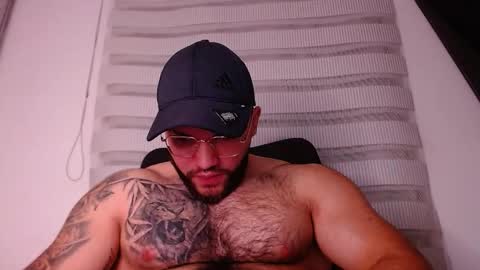 andrew_holden__ online show from November 15, 2:02 am