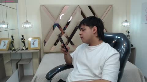 ANDREW online show from January 25, 1:19 pm