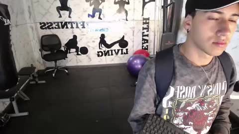 Snapshot of andyjoy_ chatting on December 11, 11:32 am Andy Joy  online show from December 11, 11:32 am