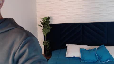 Snapshot of andyjoy_ chatting on December 27, 11:50 am Andy Joy  online show from December 27, 11:50 am