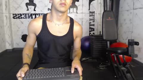 Snapshot of andyjoy_ chatting on January 17, 11:38 am Andy Joy  online show from January 17, 11:38 am