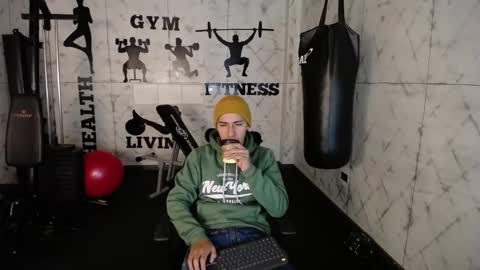 Snapshot of andyjoy_ chatting on December 28, 11:52 am Andy Joy  online show from December 28, 11:52 am