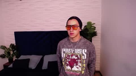 Snapshot of andyjoy_ chatting on January 13, 11:41 am Andy Joy  online show from January 13, 11:41 am