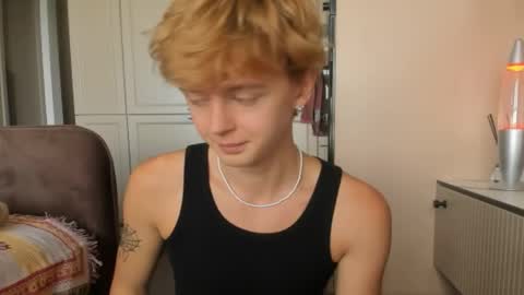 angel_andreww online show from June 3, 10:06 am