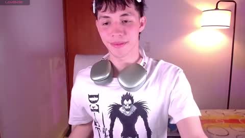 Snapshot of angel_bless19 chatting on February 6, 8:02 pm Angel   help me with 100 thumbs up online show from February 6, 8:02 pm