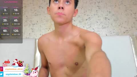 Snapshot of angel_esteban_fx chatting on December 18, 4:42 am ngel Esteban  online show from December 18, 4:42 am