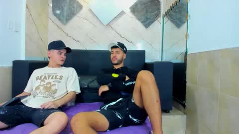 angel_villareal_ online show from March 3, 4:53 am