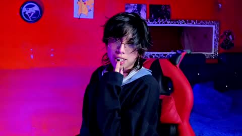 Snapshot of angellonfire chatting on February 4, 5:21 am Angel  online show from February 4, 5:21 am