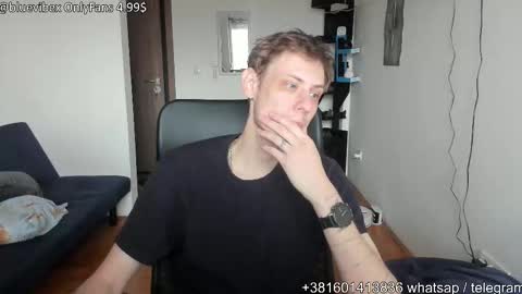 Snapshot of annonimsick chatting on October 7, 3:27 pm    online show from October 7, 3:27 pm