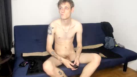 Snapshot of annonimsick chatting on October 22, 5:16 pm    online show from October 22, 5:16 pm