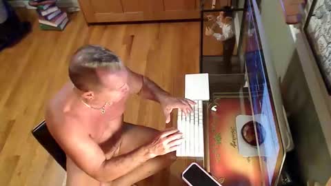 anoaklawnguy online show from June 8, 3:13 pm