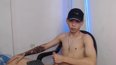 Snapshot of anoine_dirty chatting on October 25, 2:13 am Antoine Dirty online show from October 25, 2:13 am