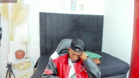       online show from December 14, 11:23 pm