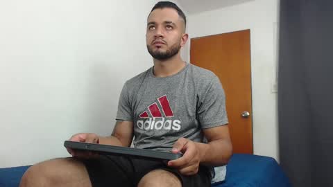 antony_smithh online show from February 5, 2:40 am