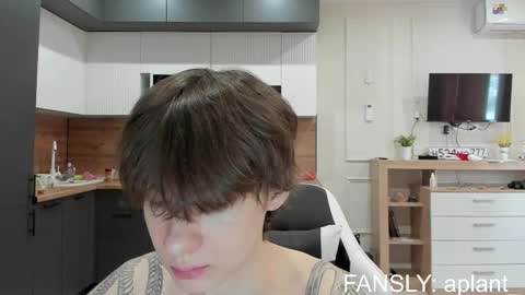 aplant_ online show from February 7, 11:17 am