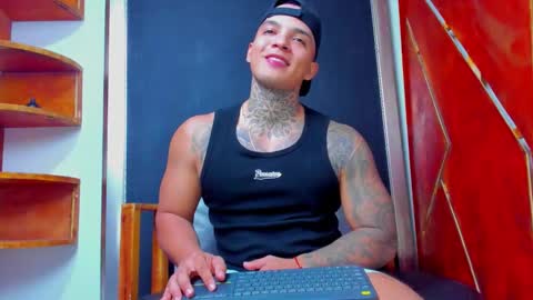 AquilesElpapi online show from February 18, 12:09 am