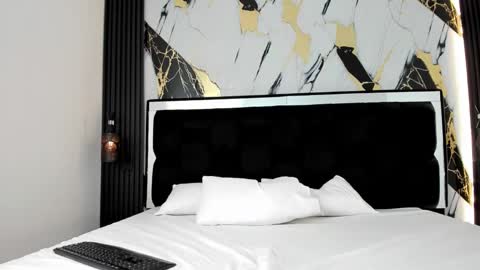 Arceluz  online show from February 1, 8:26 pm