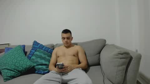 Aren Noctis online show from April 7, 2:22 am