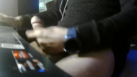 ariel_lokito43 online show from May 26, 10:28 pm