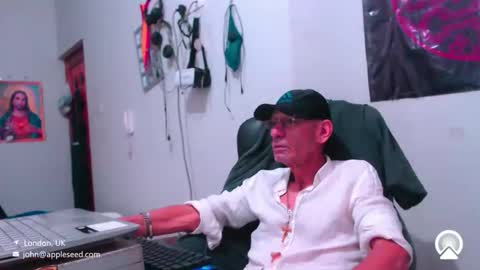 Snapshot of armaduradeacero chatting on October 11, 9:57 am armaduradeacero online show from October 11, 9:57 am