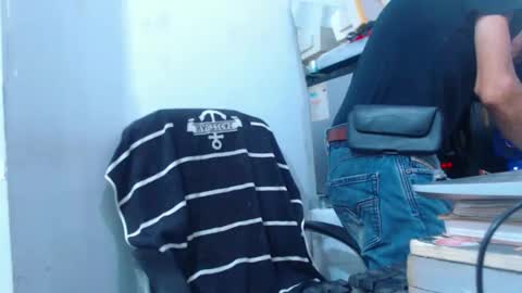 Snapshot of armaduradeacero chatting on October 18, 7:57 am armaduradeacero online show from October 18, 7:57 am