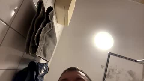 armyskater32 online show from December 16, 10:06 pm