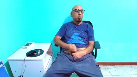 arnelux72 online show from March 17, 5:54 am