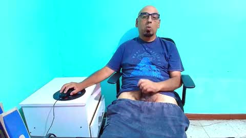 arnelux72 online show from March 16, 5:44 am