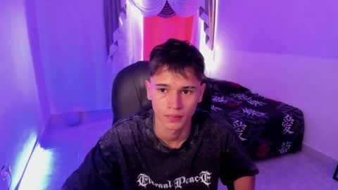 Aaron online show from December 15, 7:22 pm