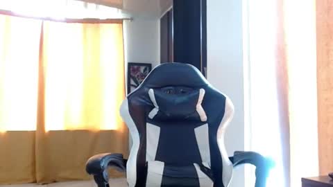 aronmiller online show from March 6, 7:11 pm