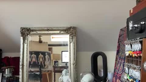 artisterotic online show from April 1, 1:41 pm