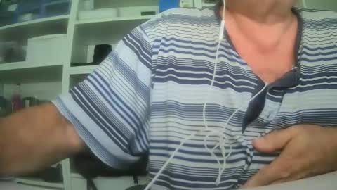 Snapshot of arturo200247 chatting on September 19, 7:20 am arturo200247 online show from September 19, 7:20 am